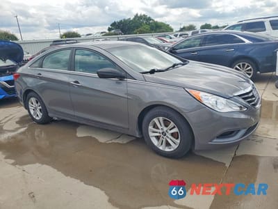 Czwarte zdjęcie samochodu z boku: 2013 HYUNDAI SONATA GLS VIN:5NPEB4AC4DH718501 - miniatura