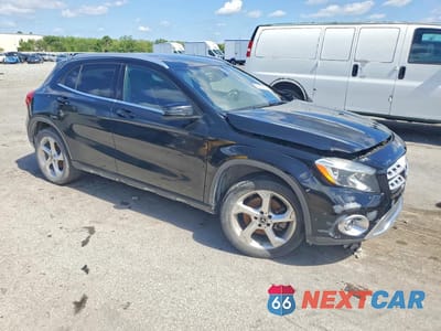 Czwarte zdjęcie samochodu z boku: 2018 MERCEDES-BENZ GLA 250 4MATIC VIN:WDCTG4GB0JJ439146 - miniatura