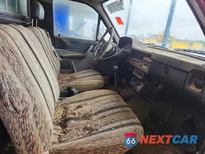 Zdjęcie 10 z 12 samochodu: 1983 TOYOTA PICKUP SR5 VIN:JT4RN44S3D1102131 - miniatura