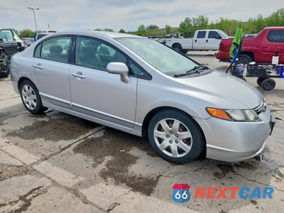 Czwarte zdjęcie samochodu z boku: 2008 HONDA CIVIC LX VIN:1HGFA16528L000562 - miniatura