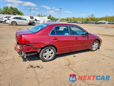 Trzecie zdjęcie samochodu z tyłu: 2006 HONDA ACCORD SE VIN:1HGCM56306A036131 - miniatura