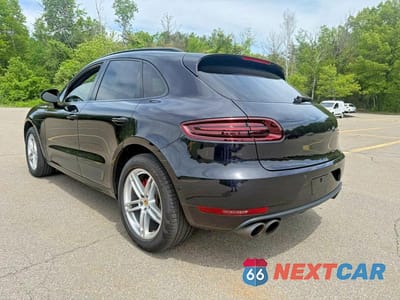 Trzecie zdjęcie samochodu z tyłu: 2017 PORSCHE MACAN GTS VIN:WP1AG2A51HLB56322 - miniatura