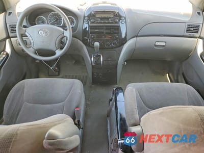 Zdjęcie 8 z 13 samochodu: 2004 TOYOTA SIENNA LE 7 PASSENGER VIN:5TDZA23CX4S215992 - miniatura