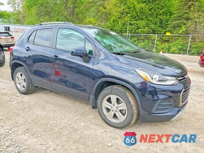 Czwarte zdjęcie samochodu z boku: 2022 CHEVROLET TRAX 1LT VIN:KL7CJPSM7NB512298 - miniatura