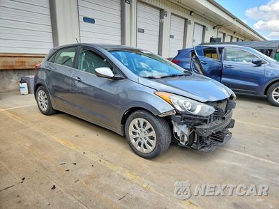 Czwarte zdjęcie samochodu z boku: 2017 HYUNDAI ELANTRA GT BASE VIN:KMHD35LH1HU374480 - miniatura