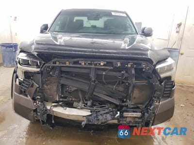 Piąte zdjęcie samochodu w środku: 2023 TOYOTA TUNDRA PLATINUM VIN:5TFNA5DB8PX123820 - miniatura