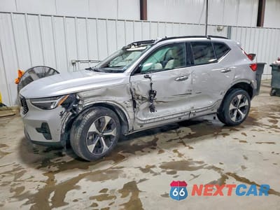 2023 VOLVO XC40 PLUS YV4L12UW8P2911760 - główne zdjęcie licytacji z USA - miniatura