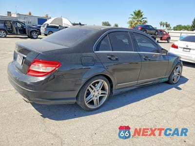 Trzecie zdjęcie samochodu z tyłu: 2011 MERCEDES-BENZ C 300 VIN:WDDGF5EB1BR137568 - miniatura