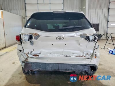 Zdjęcie 6 z 14 samochodu: 2016 TOYOTA HIGHLANDER LE VIN:5TDBKRFH6GS321150 - miniatura
