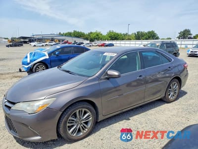 2015 TOYOTA CAMRY SE 4T1BF1FK4FU047910 - główne zdjęcie licytacji z USA - miniatura