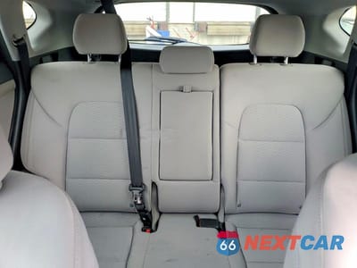 Zdjęcie 10 z 13 samochodu: 2020 HYUNDAI TUCSON SE VIN:KM8J23A44LU184269 - miniatura