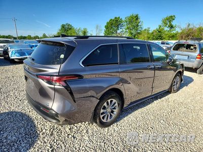 Trzecie zdjęcie samochodu z tyłu: 2022 TOYOTA SIENNA XLE VIN:5TDJRKEC1NS123285 - miniatura