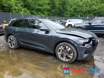 Czwarte zdjęcie samochodu z boku: 2021 AUDI E-TRON PREMIUM VIN:WA1AAAGE5MB010701 - miniatura