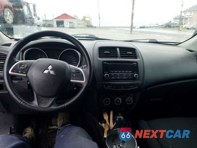 Zdjęcie 8 z 13 samochodu: 2015 MITSUBISHI RVR SE VIN:4A4AJ3AU1FE605458 - miniatura