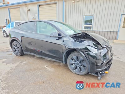 Czwarte zdjęcie samochodu z boku: 2025 TESLA MODEL Y VIN:7SAYGDEE9SA355960 - miniatura