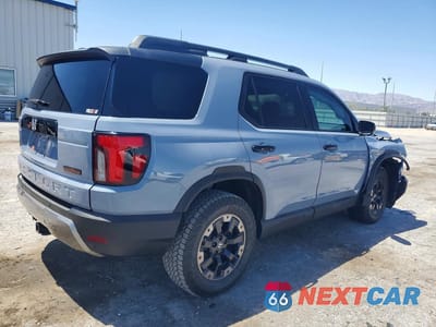 Trzecie zdjęcie samochodu z tyłu: 2026 HONDA PASSPORT TRAILSPORT ELITE VIN:5FNYF9H84TB023903 - miniatura