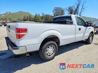Trzecie zdjęcie samochodu z tyłu: 2014 FORD F150 VIN:1FTNF1CFXEKD64500 - miniatura