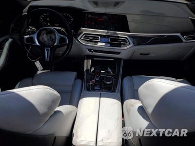 Zdjęcie 8 z 14 samochodu: 2022 BMW X5 M VIN:5YMJU0C05N9L41344 - miniatura
