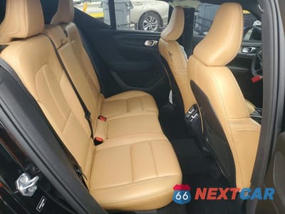Zdjęcie 11 z 13 samochodu: 2019 VOLVO XC40 T5 INSCRIPTION VIN:YV4162UL9K2101805 - miniatura
