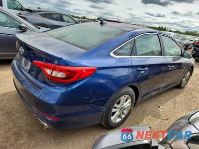 Trzecie zdjęcie samochodu z tyłu: 2016 HYUNDAI SONATA SE VIN:5NPE24AF6GH281874 - miniatura