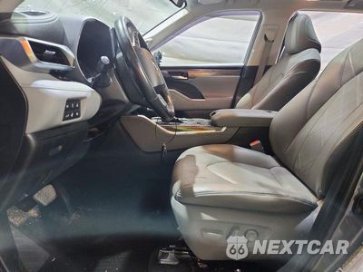Zdjęcie 7 z 13 samochodu: 2021 TOYOTA HIGHLANDER HYBRID PLATINUM VIN:5TDEBRCH7MS050712 - miniatura