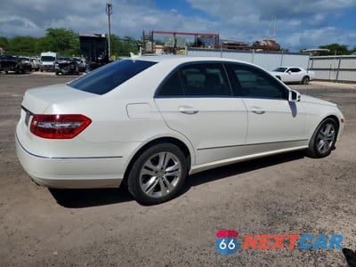 Trzecie zdjęcie samochodu z tyłu: 2011 MERCEDES-BENZ E 350 VIN:WDDHF5GB7BA379829 - miniatura