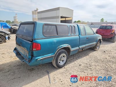 Trzecie zdjęcie samochodu z tyłu: 1995 CHEVROLET S TRUCK S10 VIN:1GCCS19W7S8191084 - miniatura