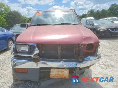 Piąte zdjęcie samochodu w środku: 1995 TOYOTA TACOMA XTRACAB VIN:4TAVN73F1SZ002415 - miniatura