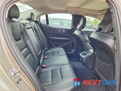 Zdjęcie 10 z 12 samochodu: 2019 VOLVO S60 T6 MOMENTUM VIN:7JRA22TK4KG011635 - miniatura