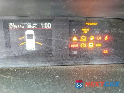 Zdjęcie 9 z 12 samochodu: 2015 TOYOTA PRIUS C TWO VIN:JTDKDTB35F1583173 - miniatura