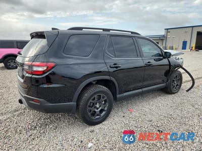 Trzecie zdjęcie samochodu z tyłu: 2025 HONDA PILOT TRAILSPORT VIN:5FNYG1H61SB183328 - miniatura