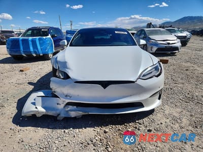 Piąte zdjęcie samochodu w środku: 2021 TESLA MODEL S VIN:5YJSA1E68MF431914 - miniatura