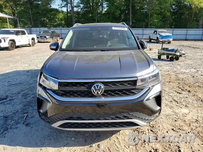 Piąte zdjęcie samochodu w środku: 2024 VOLKSWAGEN TAOS SE VIN:3VVSX7B27RM036212 - miniatura