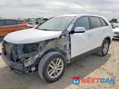 2015 KIA SORENTO LX 5XYKT3A61FG661463 - główne zdjęcie licytacji z USA - miniatura