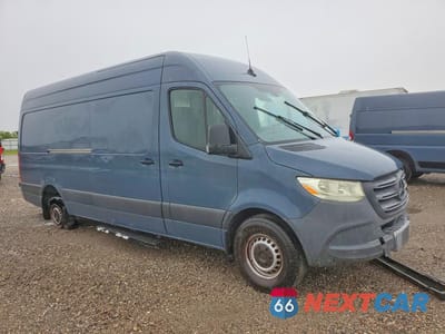 Czwarte zdjęcie samochodu z boku: 2019 MERCEDES-BENZ SPRINTER 2500 VIN:WD4PF1CD1KP116020 - miniatura