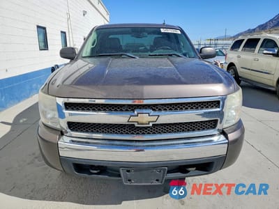 Piąte zdjęcie samochodu w środku: 2008 CHEVROLET SILVERADO K1500 VIN:2GCEK133481328730 - miniatura