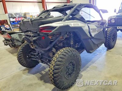 Czwarte zdjęcie samochodu z boku: 2023 CAN-AM MAVERICK X3 UTILITY VEHICLE VIN:3JBVGAY43PE004434 - miniatura