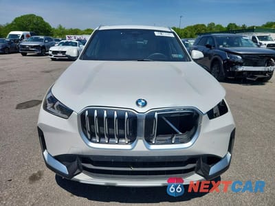 Piąte zdjęcie samochodu w środku: 2026 BMW X1 XDRIVE28I VIN:WBX73EF04T5459620 - miniatura