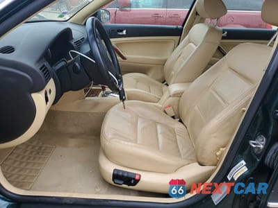 Zdjęcie 7 z 12 samochodu: 2002 VOLKSWAGEN PASSAT GLX VIN:WVWRH63B62P019341 - miniatura