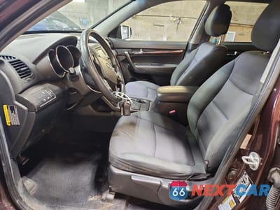 Zdjęcie 7 z 13 samochodu: 2013 KIA SORENTO LX VIN:5XYKT3A66DG399503 - miniatura