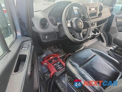 Zdjęcie 8 z 13 samochodu: 2019 MERCEDES BENZ SPRINTER 2500 DELIVERY VAN VIN:WD4PF1CD3KT006478 - miniatura