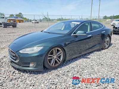 2014 TESLA MODEL S 5YJSA1H17EFP39268 - główne zdjęcie licytacji z USA - miniatura