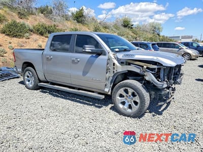 Czwarte zdjęcie samochodu z boku: 2019 RAM 1500 BIG HORN VIN:1C6SRFFT6KN589118 - miniatura