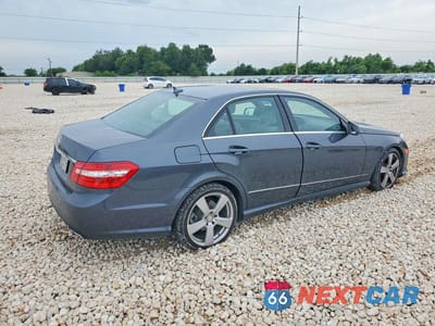 Trzecie zdjęcie samochodu z tyłu: 2010 MERCEDES-BENZ E 350 VIN:WDDHF5GB3AA102786 - miniatura