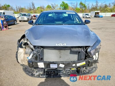 Piąte zdjęcie samochodu w środku: 2024 KIA FORTE GT LINE VIN:3KPF54AD0RE720861 - miniatura
