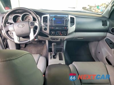 Zdjęcie 8 z 12 samochodu: 2013 TOYOTA TACOMA DOUBLE CAB VIN:3TMLU4EN0DM111907 - miniatura