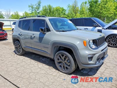 Czwarte zdjęcie samochodu z boku: 2022 JEEP RENEGADE ALTITUDE VIN:ZACNJDE14NPN69055 - miniatura