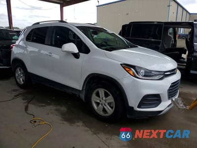 Czwarte zdjęcie samochodu z boku: 2021 CHEVROLET TRAX 1LT VIN:KL7CJLSB6MB324541 - miniatura