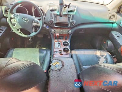 Zdjęcie 8 z 14 samochodu: 2013 TOYOTA HIGHLANDER HYBRID LIMITED VIN:JTEDC3EH2D2013136 - miniatura