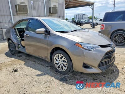 Czwarte zdjęcie samochodu z boku: 2017 TOYOTA COROLLA LE VIN:5YFBURHE0HP735595 - miniatura